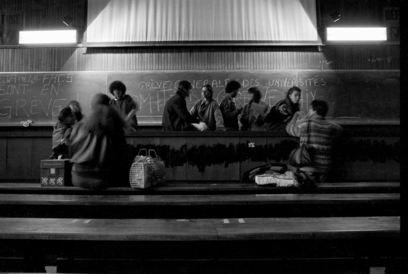 People / Human Stories — France — 1987